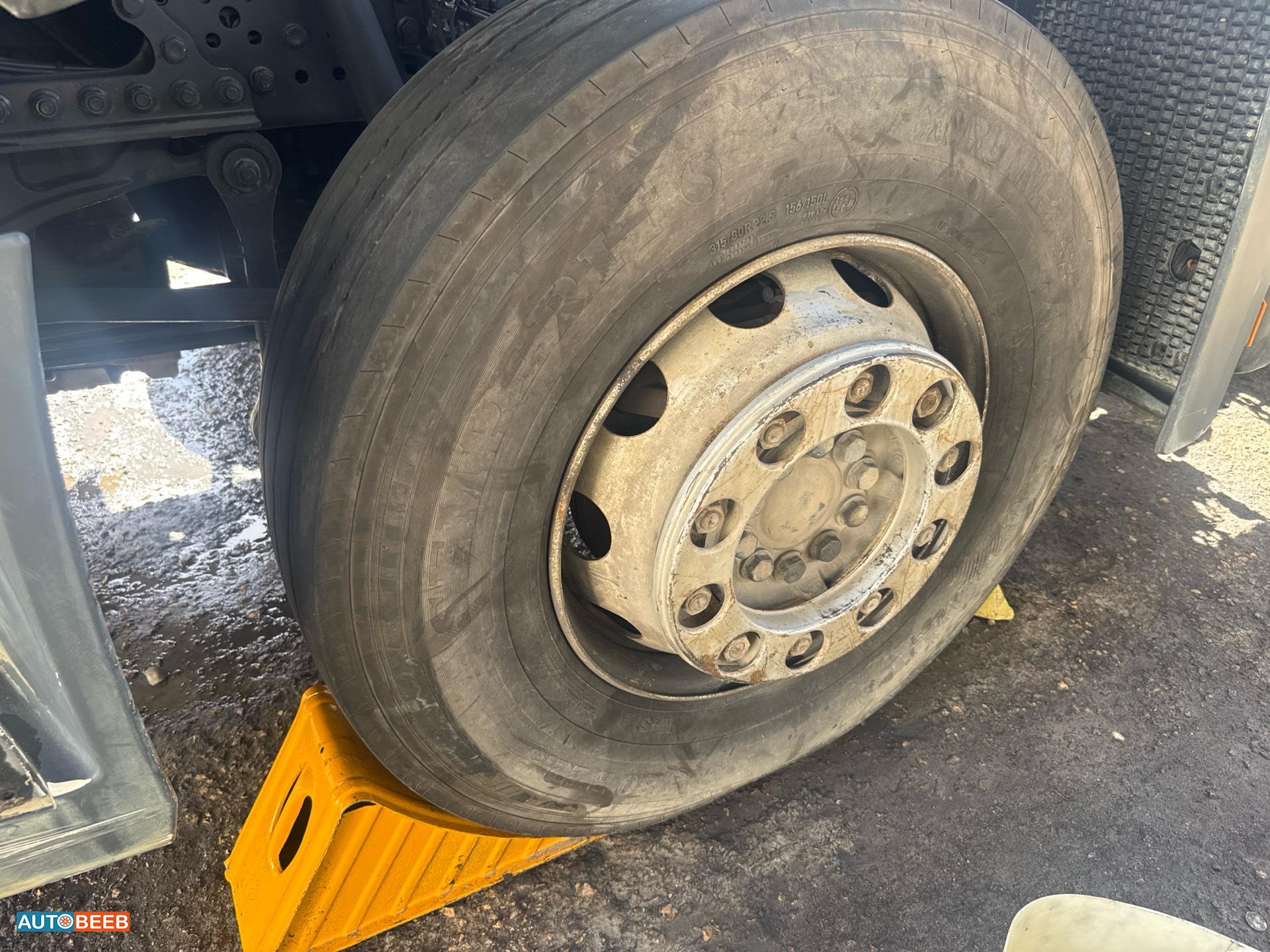 راس تريلا مرسيدس بنز 2017