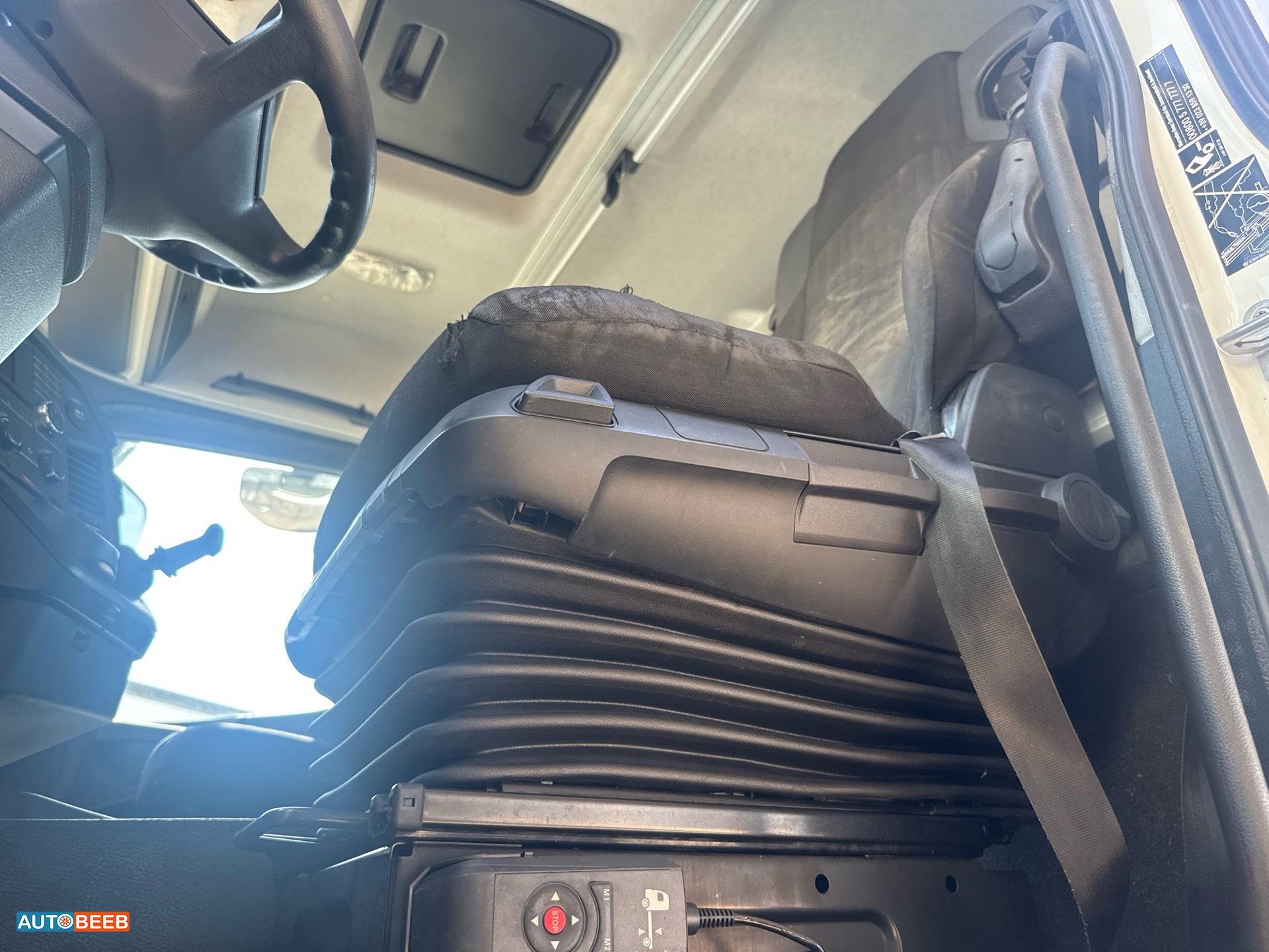 راس تريلا مرسيدس بنز 2017