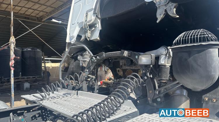 راس تريلا مرسيدس بنز 2017