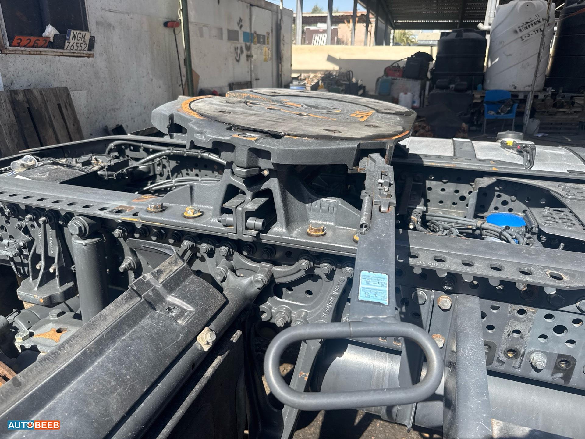 راس تريلا مرسيدس بنز 2017