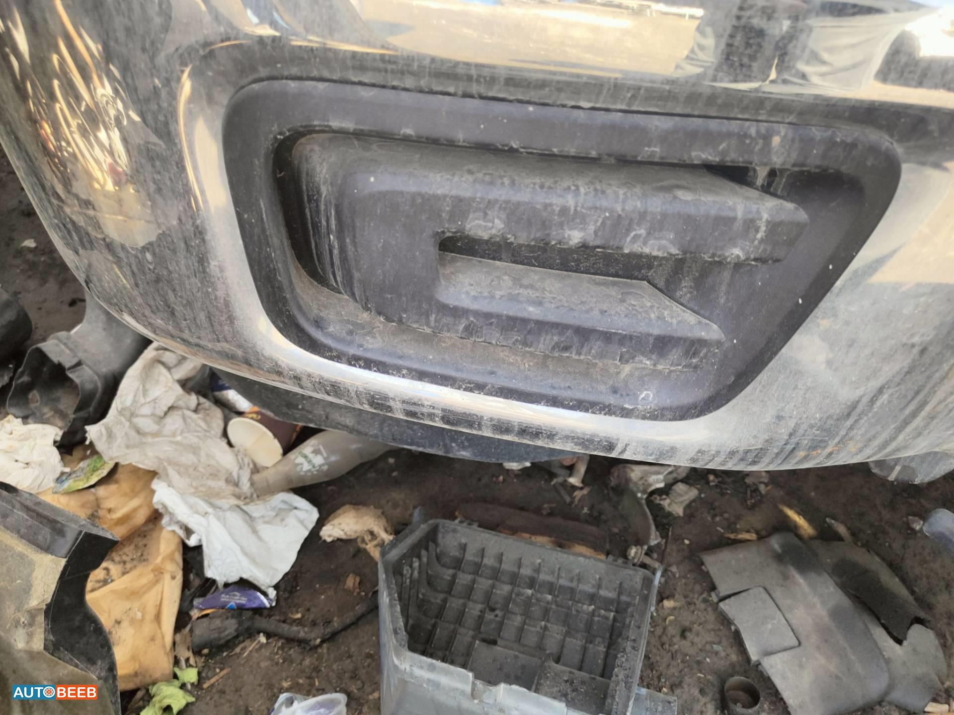 تسكيرة طمبون امامي نيسان تايتن 2023 2024