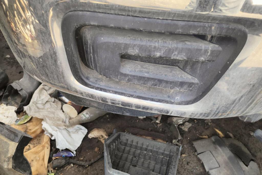 تسكيرة طمبون امامي نيسان تايتن 2023 2024