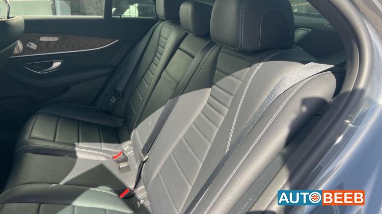 مرسيدس بنز E300 2021