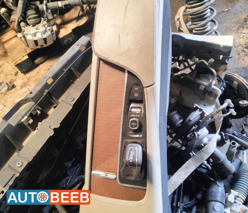 جحش وسط فولفو S80 2022 2023