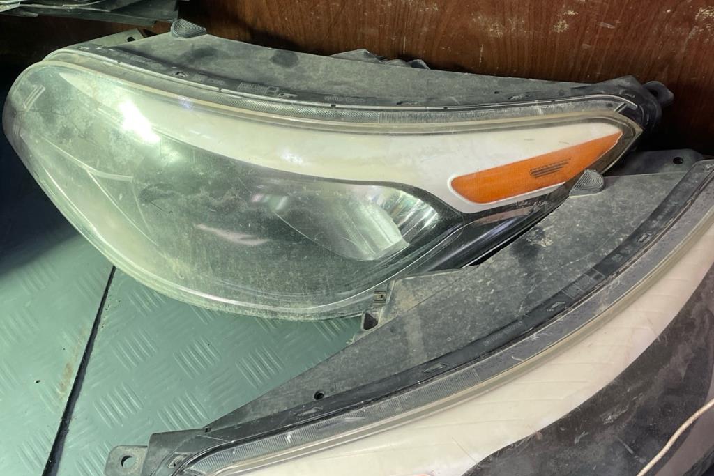 ضوء امامي يمين شمال كيا سول 2014 2015