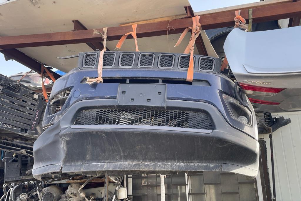 Body  Bumper Jeep Grand Cherokee