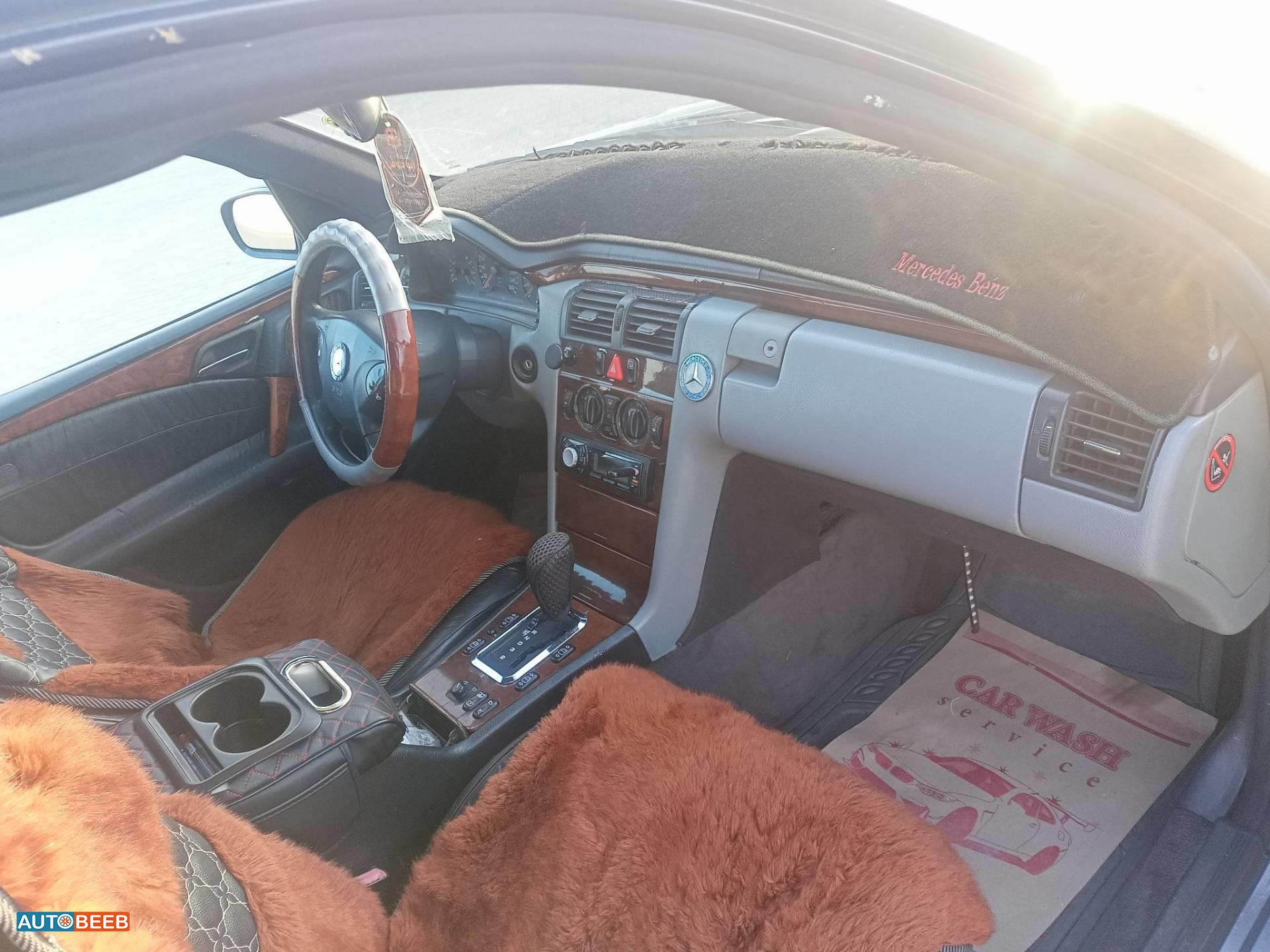 مرسيدس بنز E200 1996