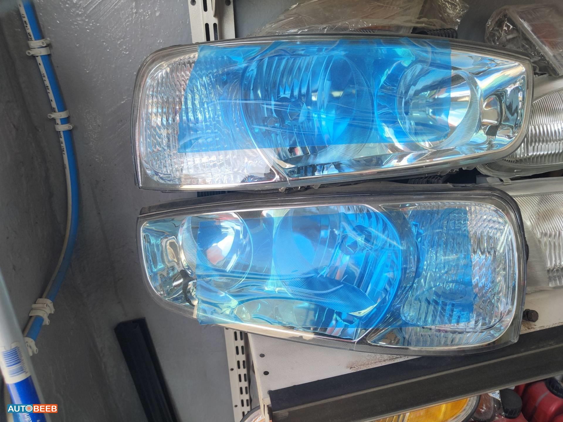 ضوء امامي يمين شمال هيونداي افانتي xd 2001 2002