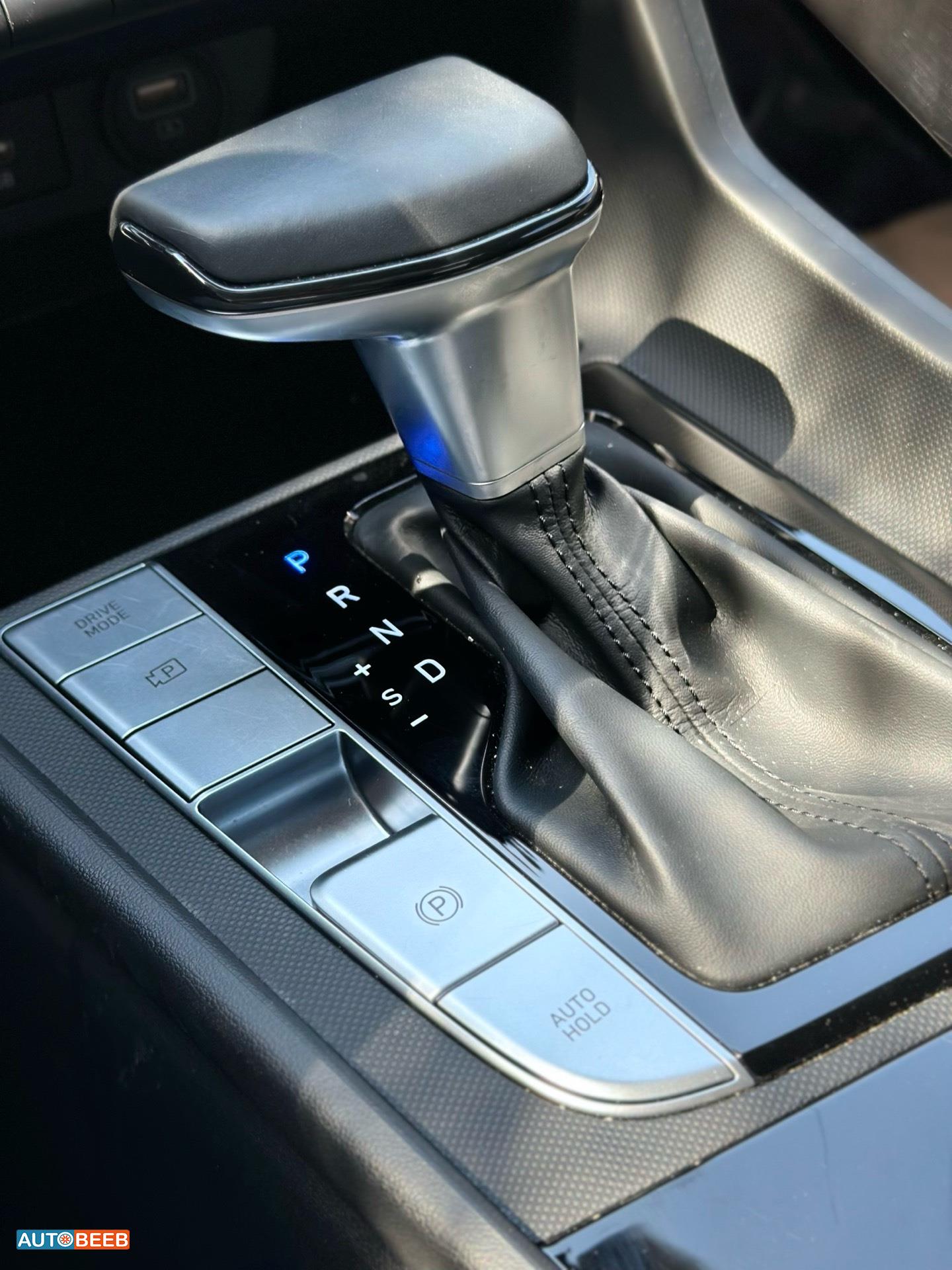 هيونداي افانتي 2021