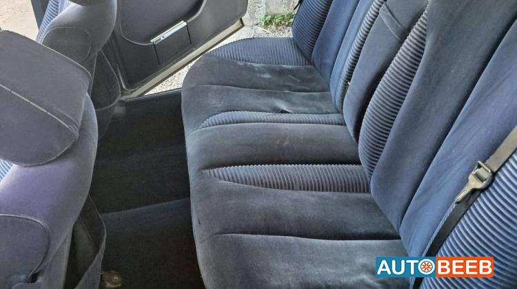 Mercedes Benz 300 1986