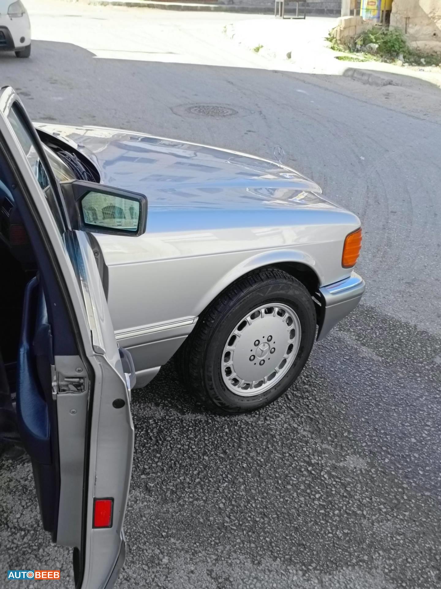 Mercedes Benz 300 1986