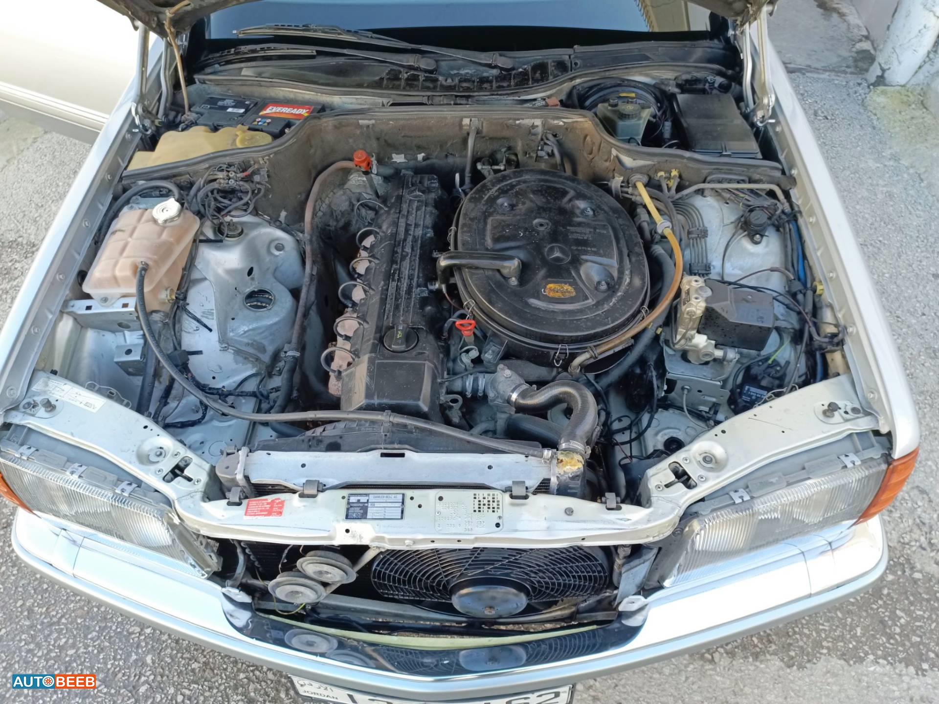 Mercedes Benz 300 1986