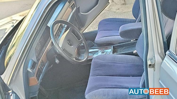 Mercedes Benz 300 1986