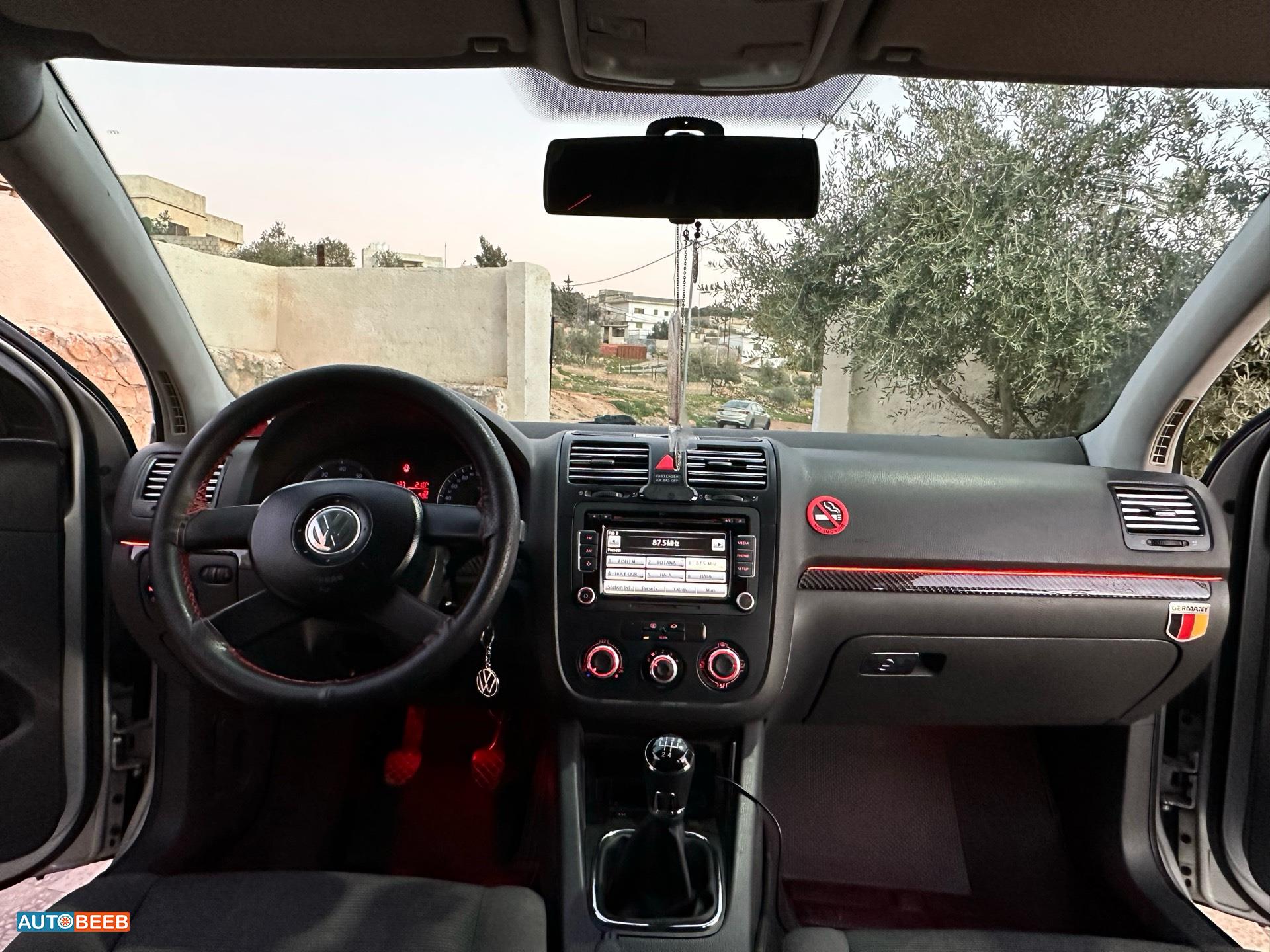 فولكس فاجن جولف 2005