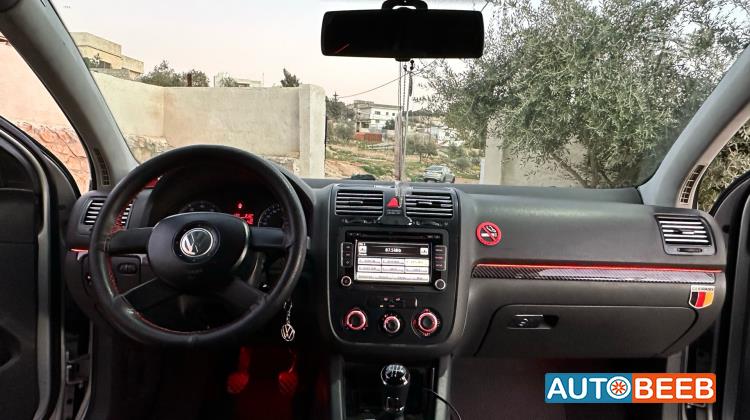 فولكس فاجن جولف 2005