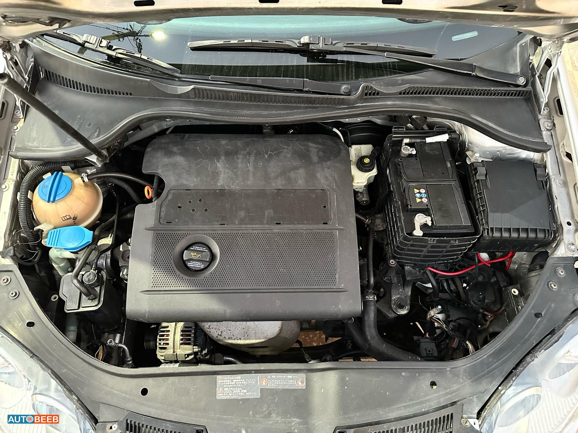 فولكس فاجن جولف 2005