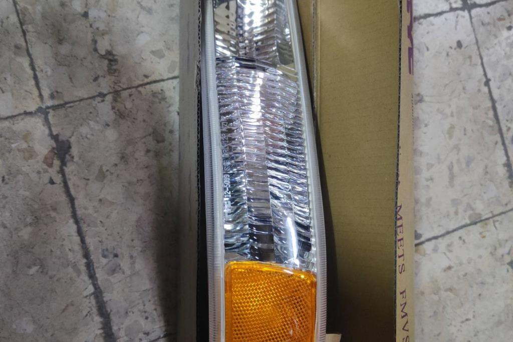 ضوء غماز أمامي يمين شمال شيفروليه تاهو سلفرادو 1999 2000 2001