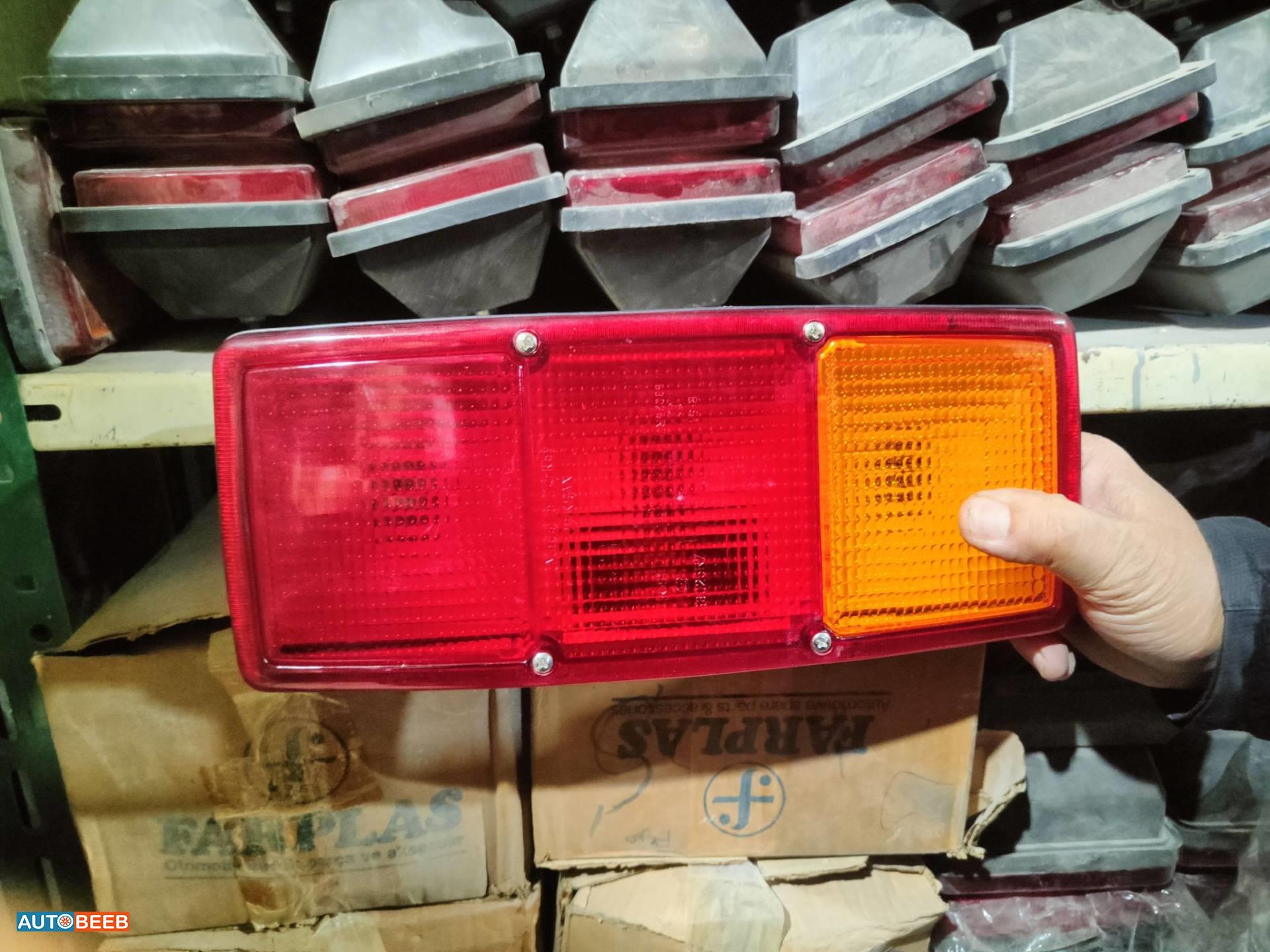 ضوء خلفي يمين شمال مرسيدس c200 1980 1981 1982