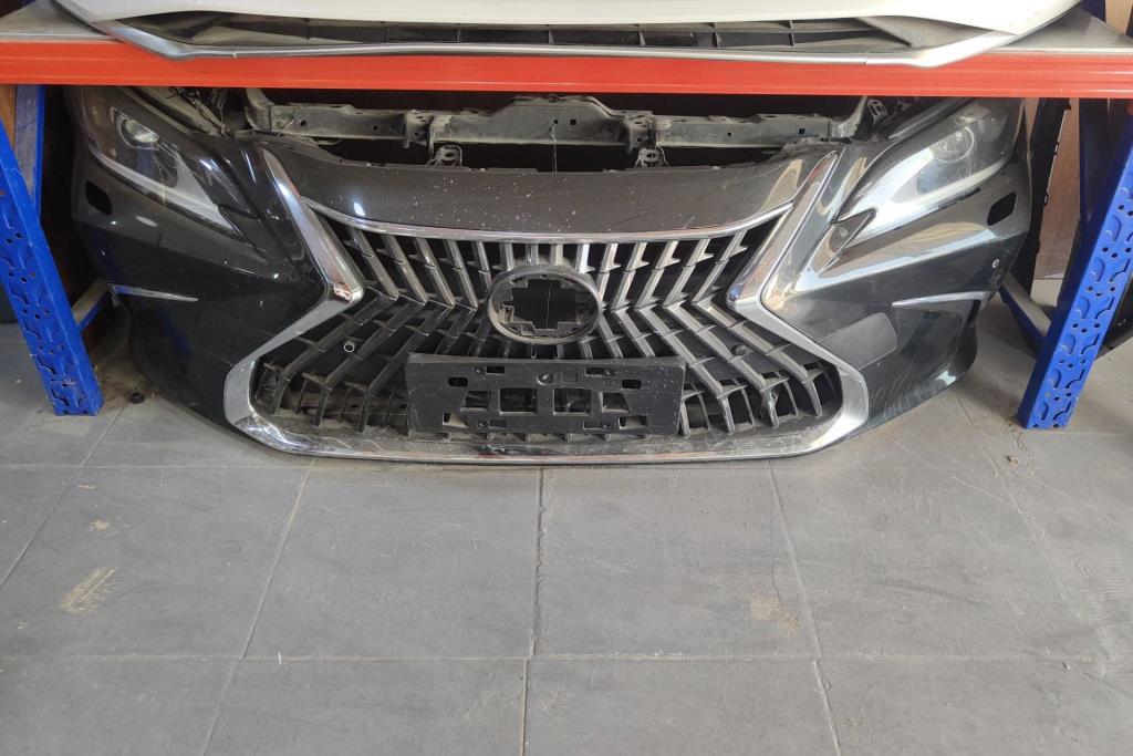 واجهة أمامية طمبون اضوية يمين شمال لكزس Es300 2024 2025