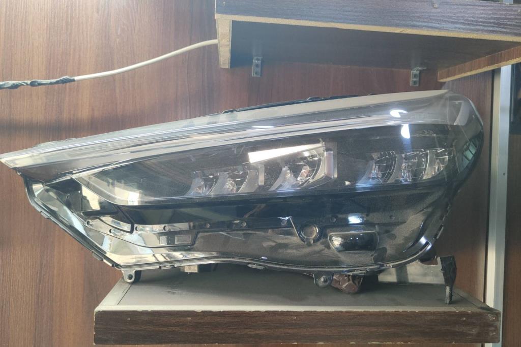 ضوء امامي يمين شمال هوندا Ns1 2024 2025