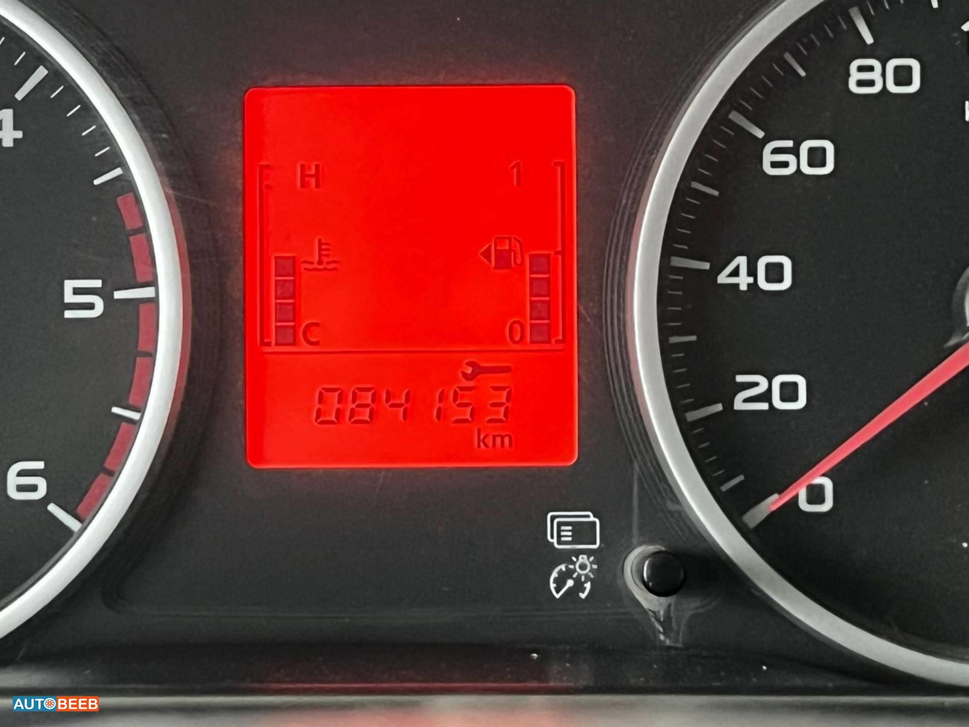 ميتسوبيشي L200 2016