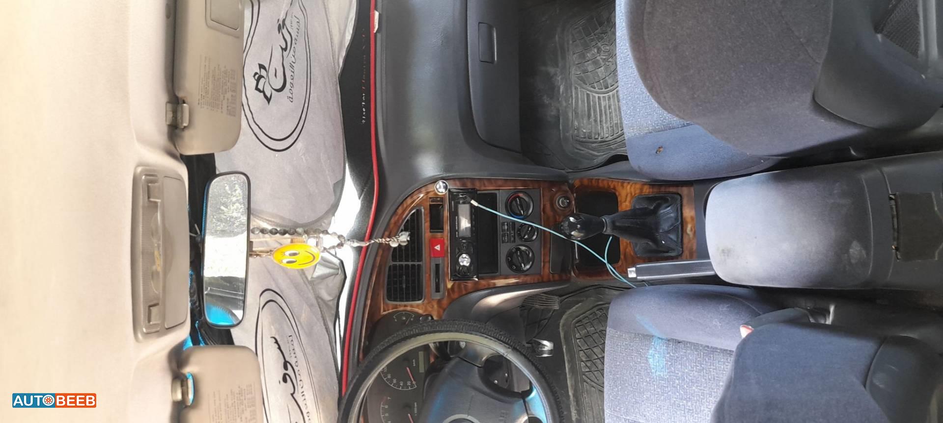 هيونداي النترا 2000