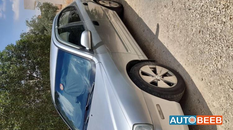 هيونداي النترا 2000