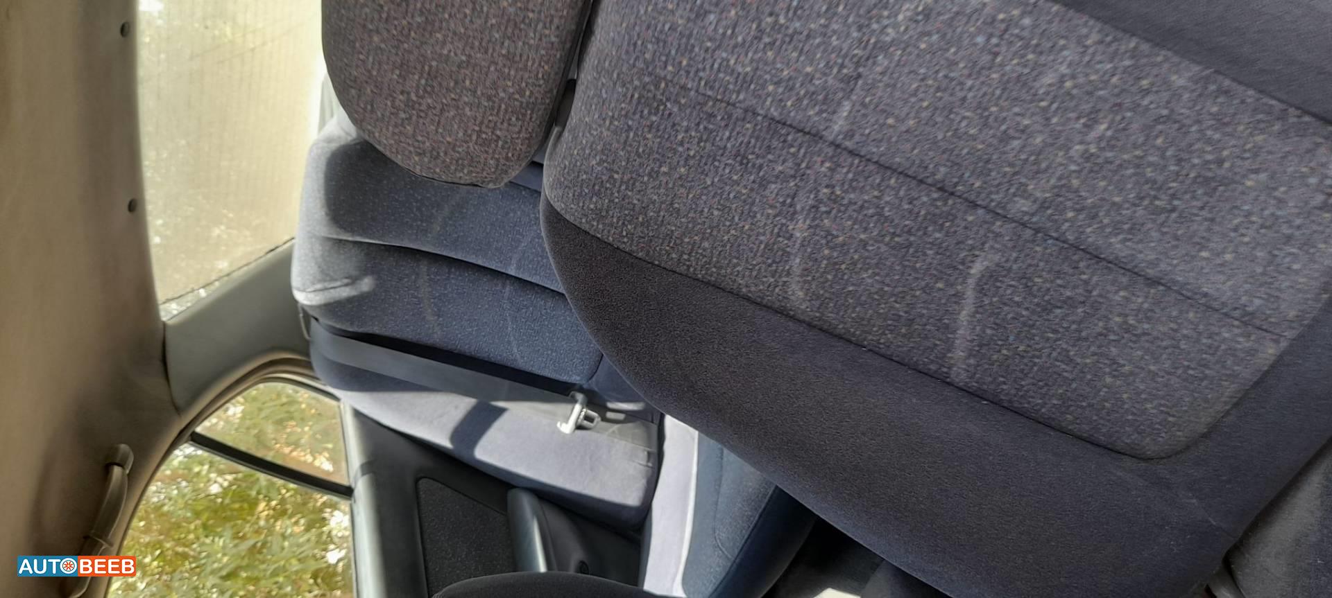 هيونداي النترا 2000