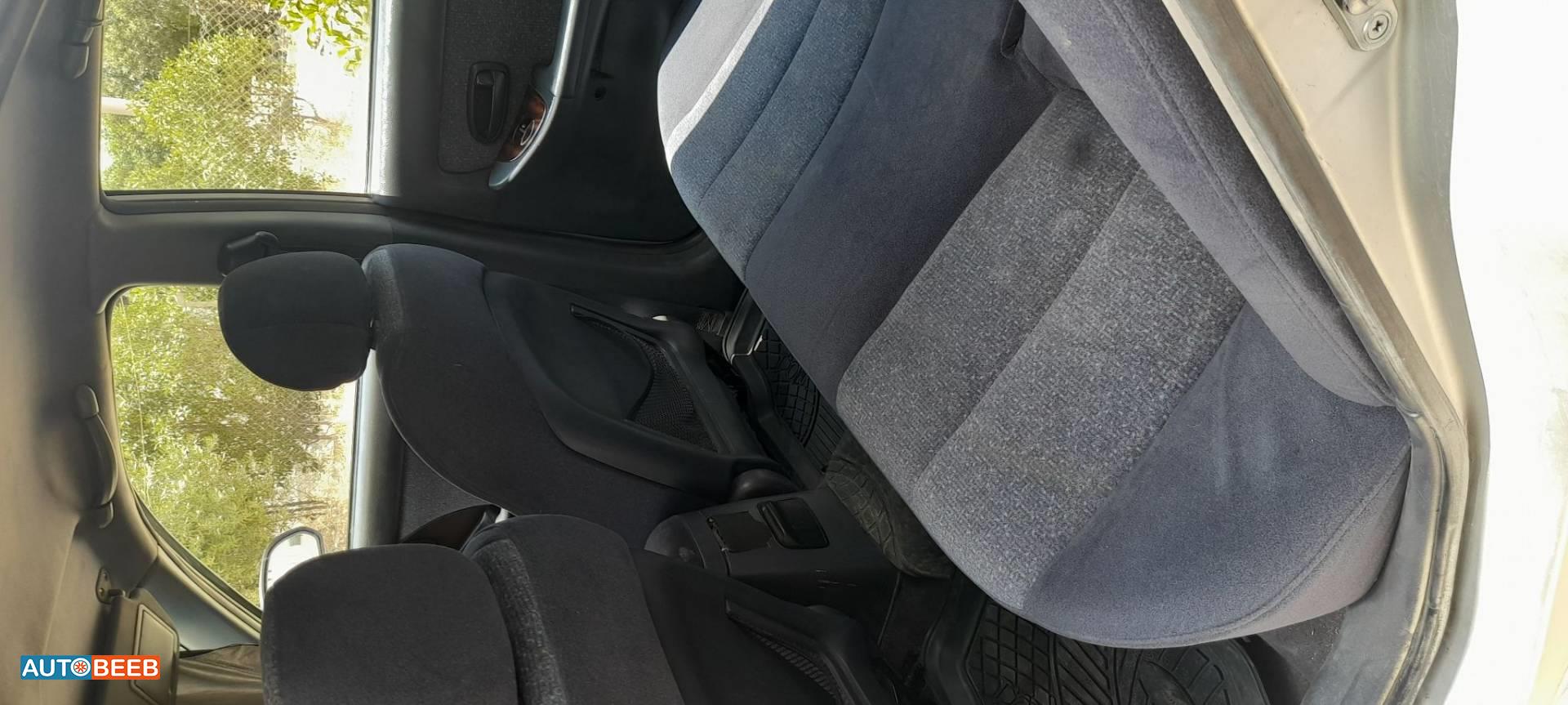 هيونداي النترا 2000