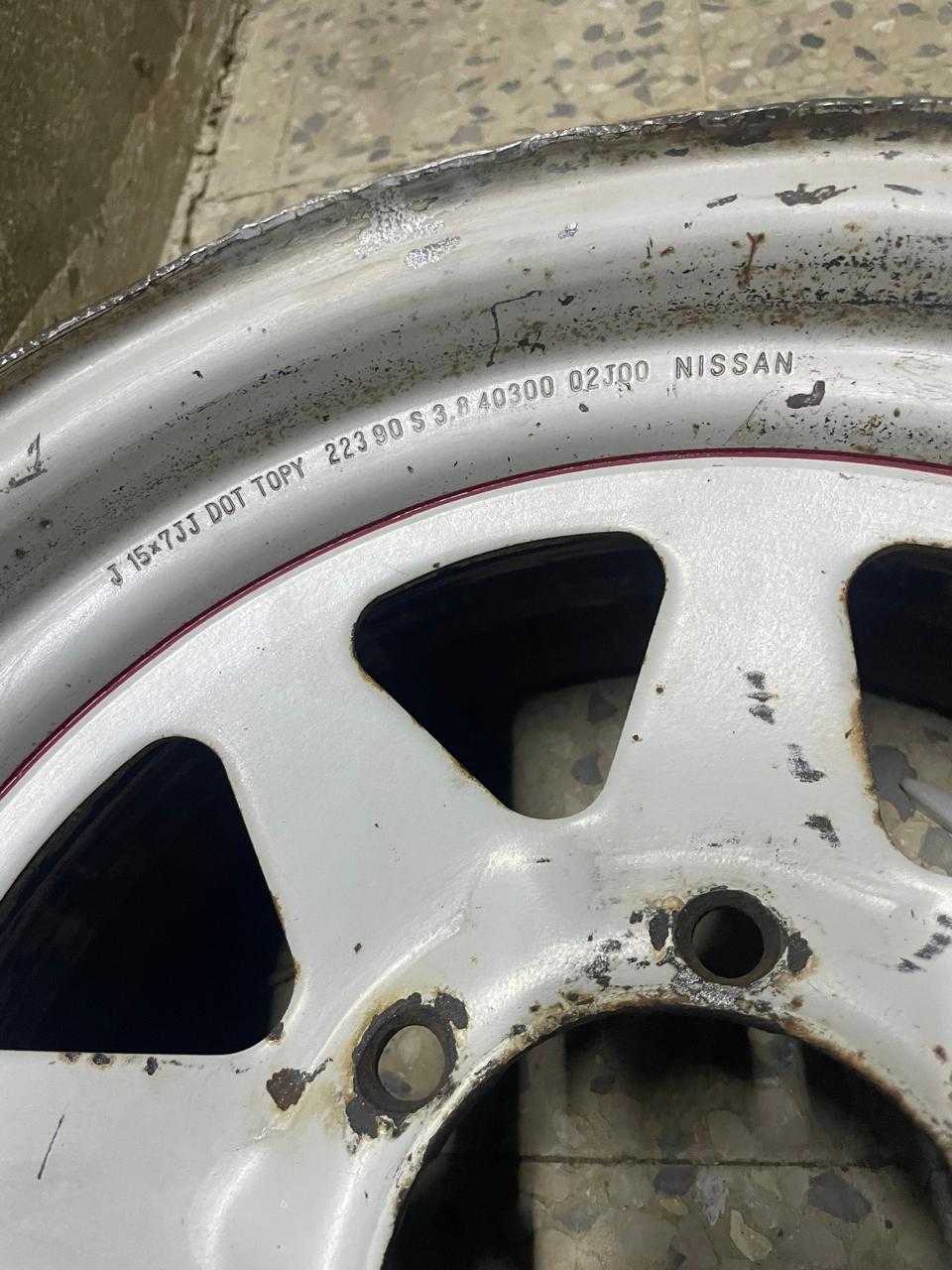 للبيع جنوط نيسان باترول اصليه موديل 90 