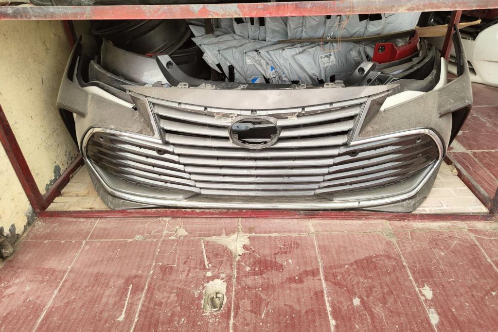 طمبون امامي تويوتا افالون 2020 2021