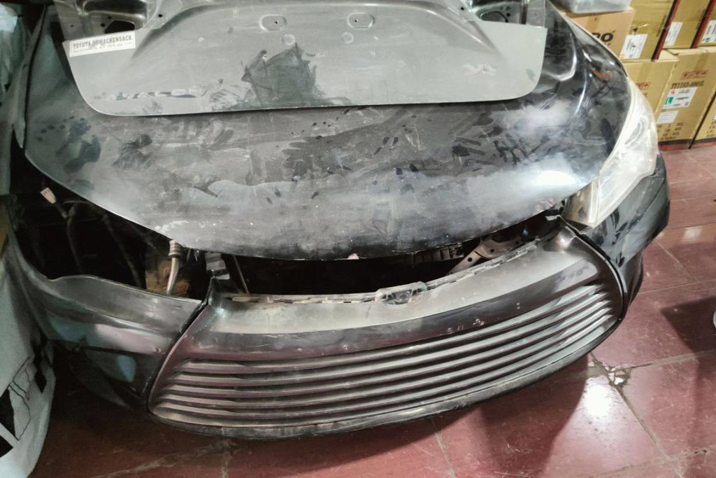 Body  Front clip Toyota Camry