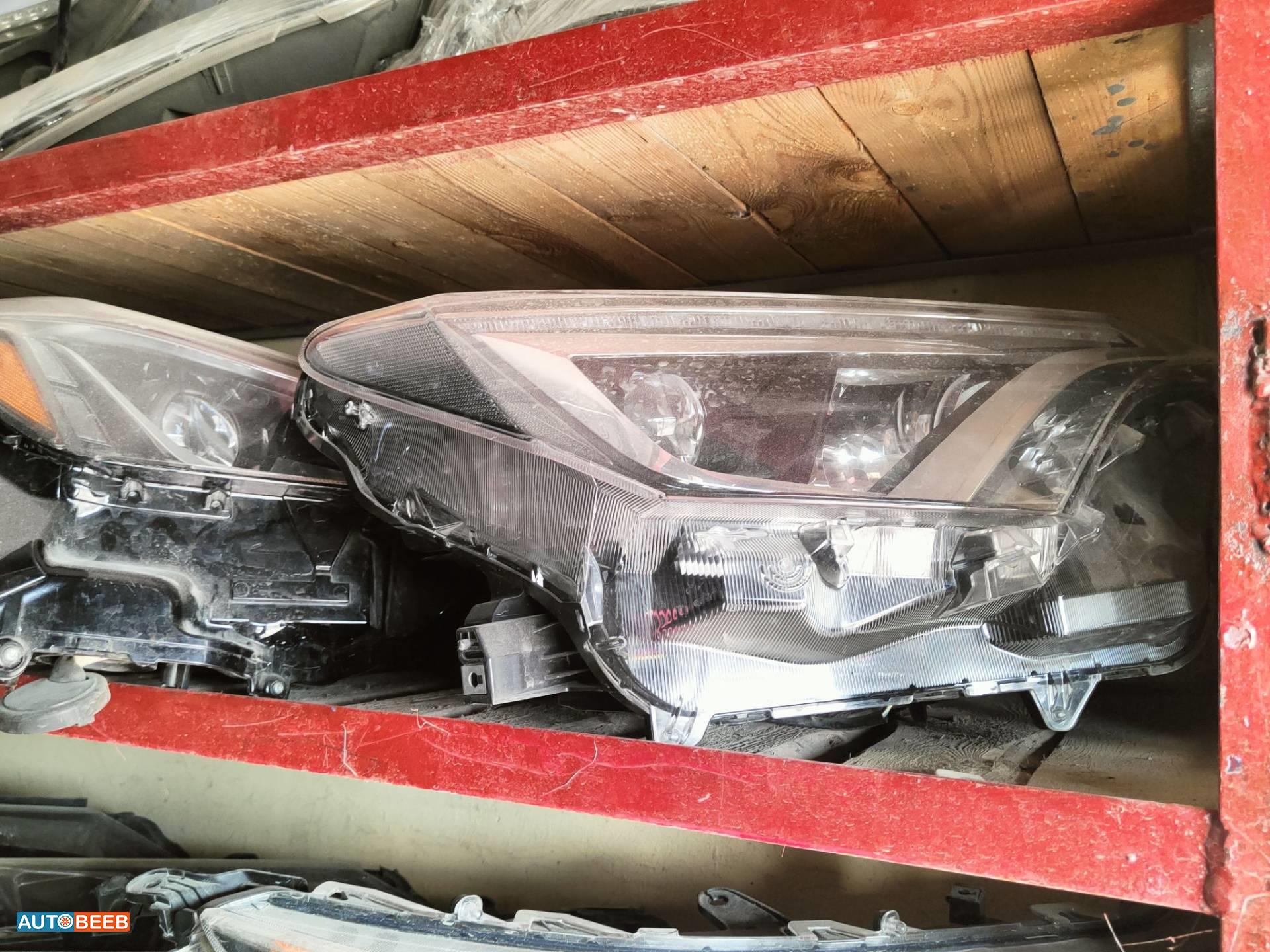 ضوء امامي يمين شمال تويوتا راف فور 2017 2018