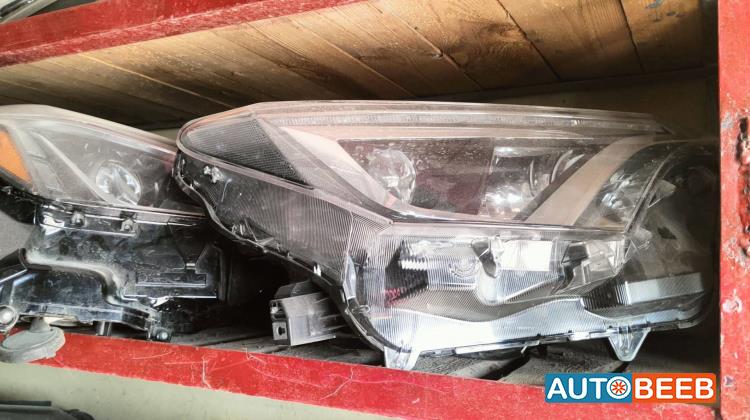 ضوء امامي يمين شمال تويوتا راف فور 2017 2018