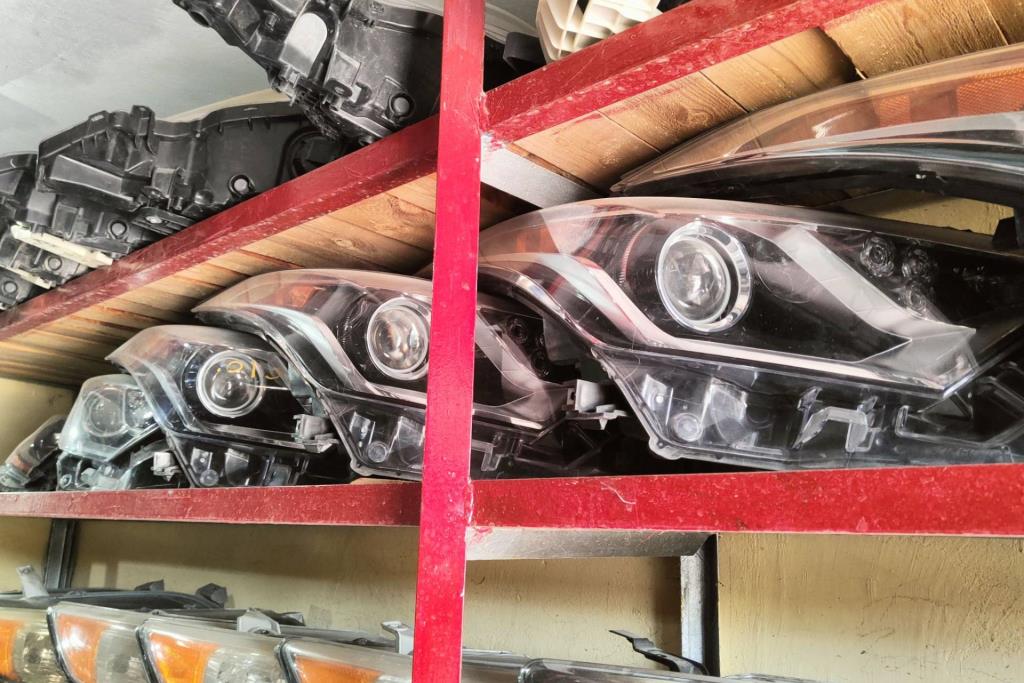 ضوء امامي يمين شمال تويوتا chr 2017 2018 2019 2020