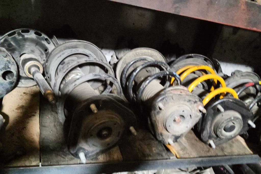 صنوبرص أمامي تويوتا بريوس 2010 2011 2012 2013 2014 2015