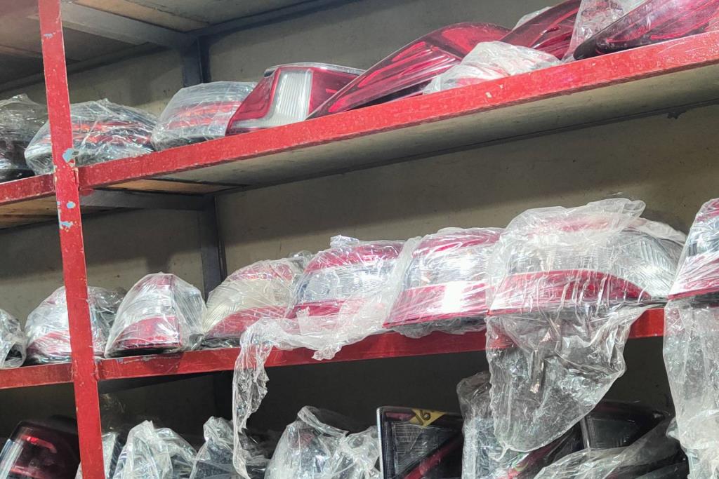 ضوء خلفي يمين شمال تويوتا كامري 2018 2019 2020