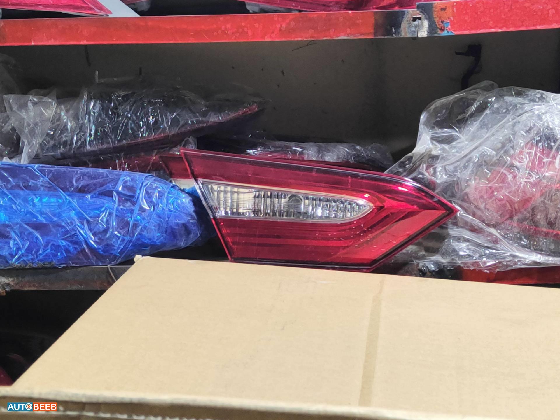 عاكسة غطاء خلفي تويوتا كامري 2018 2019 2020