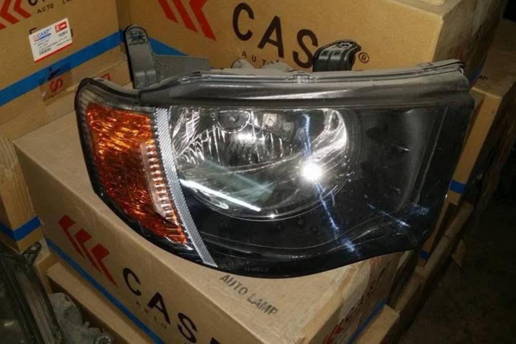 ضوء امامي يمين شمال ميتسوبيشي L200 2009 