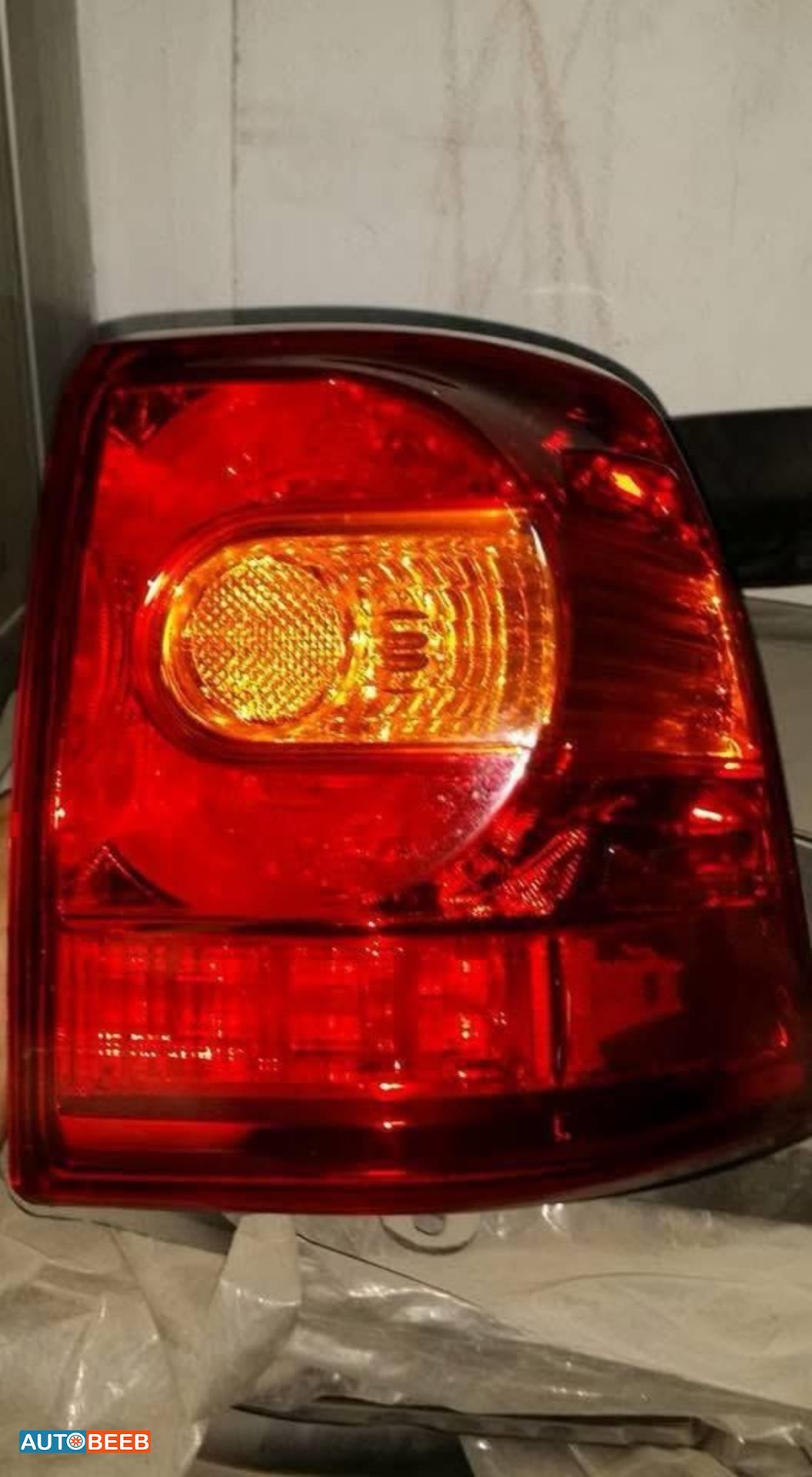 ضوء خلفي يمين شمال تويوتا لاندكروزر 2014 2015