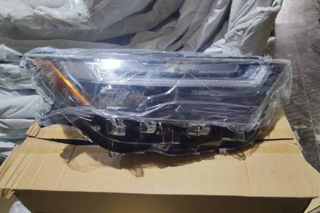 Lights Front light Toyota RAV4
