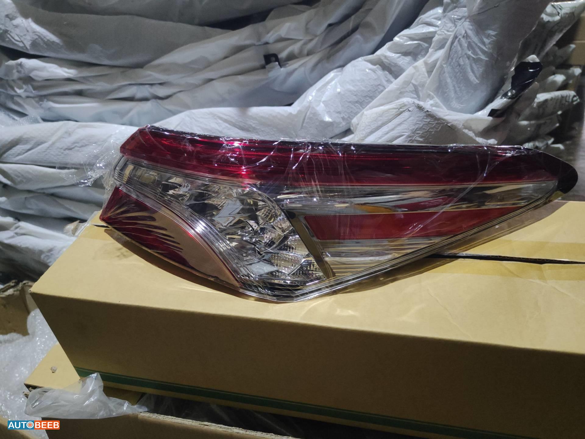 ضوء خلفي يمين شمال ليد تويوتا كامري 2003 2004