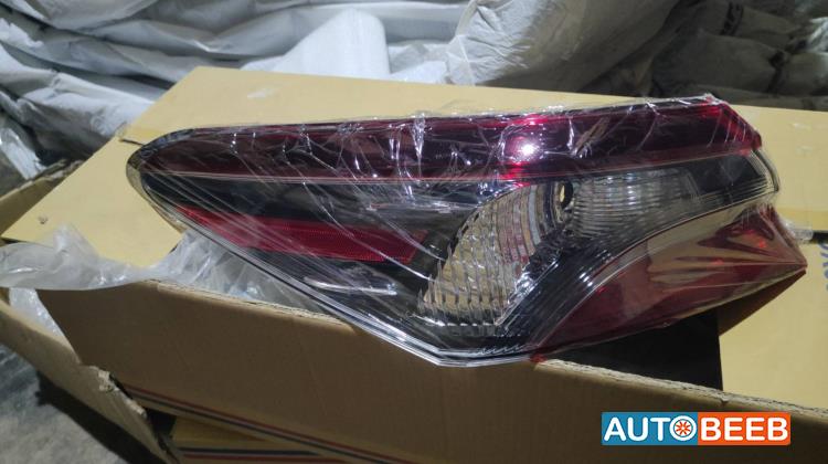 ضوء خلفي يمين شمال تويوتا كامري 2020 2021