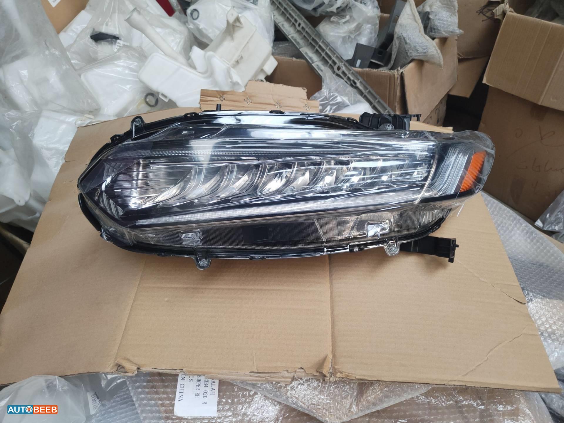 ضوء امامي يمين شمال تويوتا كورولا 2024 2025