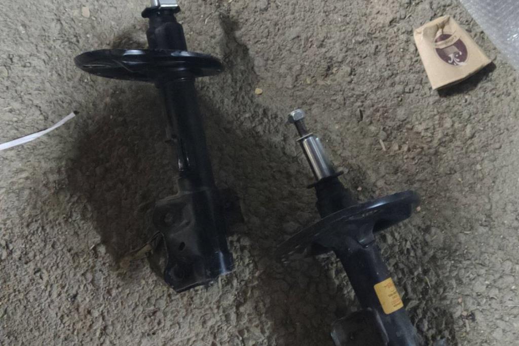 صنوبرص أمامي تويوتا راف فور 2016 2017