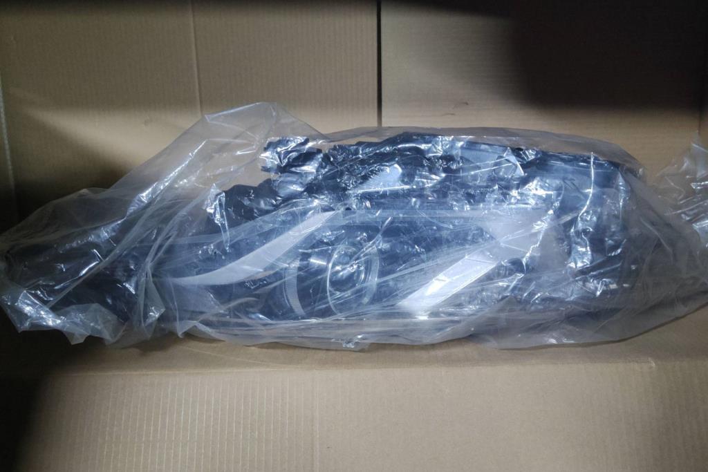 ضوء امامي يمين شمال تويوتا chr 2018 2019 2020