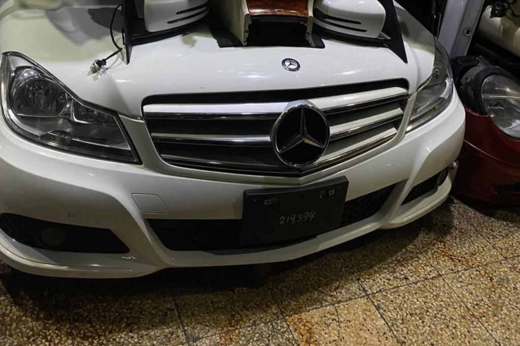 Body  Front clip Mercedes Benz C200
