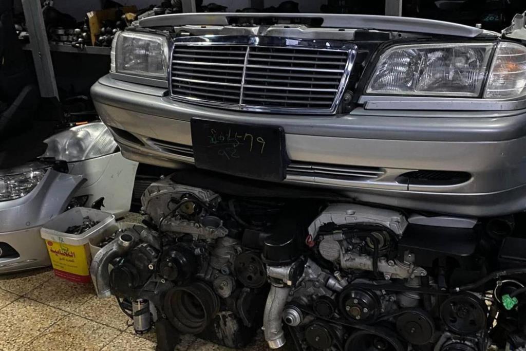 واجهة أمامية طمبون اضوية يمين شمال مرسيدس c200 2000