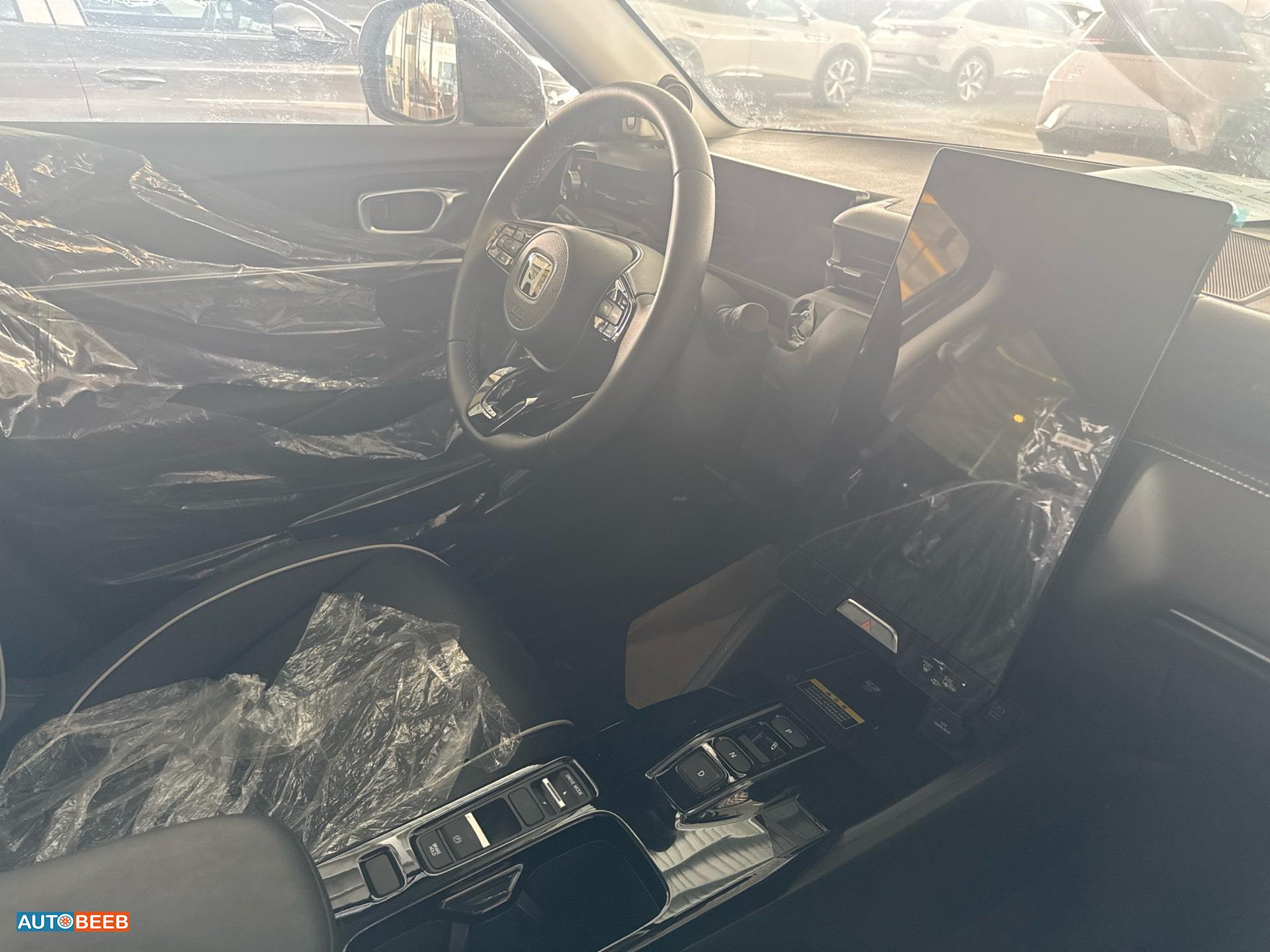 هوندا e:NS1 2023