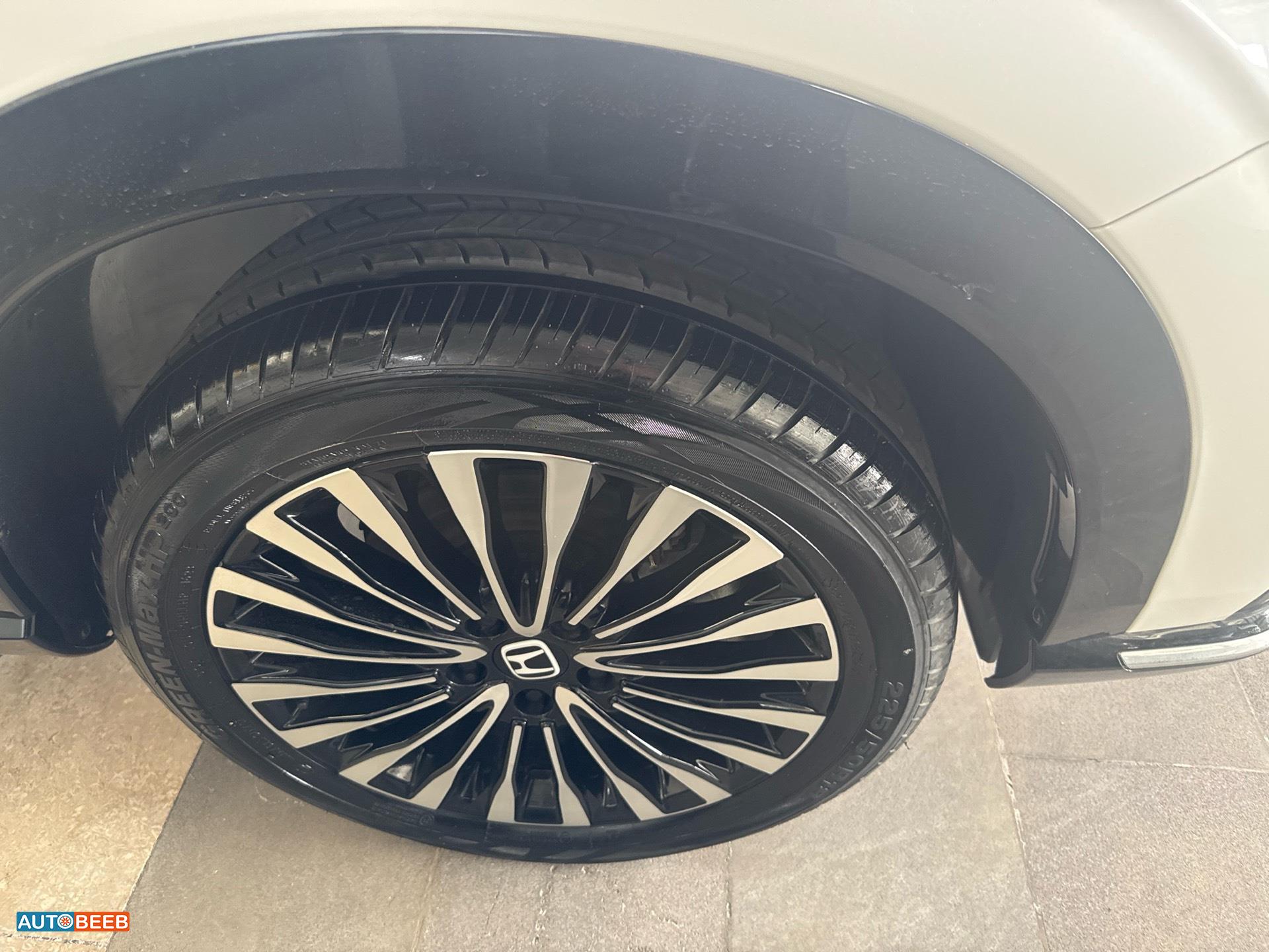 هوندا e:NS1 2023